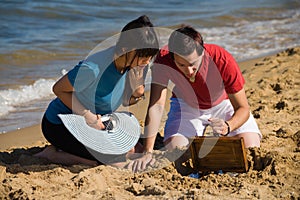 Discovering a treasure on the sand