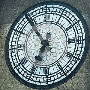 Reloj AntÃÂ­guo En NÃÂºmeros Romanos En Una Torre photo