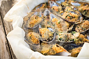 Gratinated Mussels dish