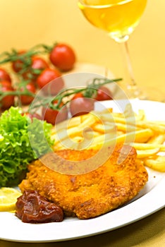 The dish full of meat -morsel of the veal crunchy