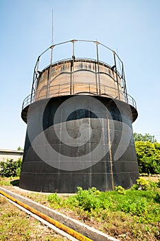 Dish gas holder