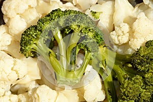 A dish of two types of cabbage - cauliflower and broccoli.