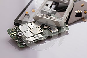 Dismantle smartphone