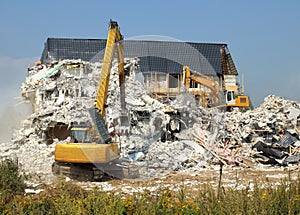 Dismantling of concrete structure