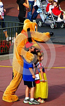 Disneyworld Pluto and Children