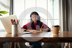 Distance education, E-learning system course and Communication