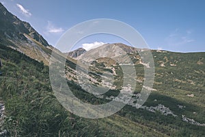 Vzdialené horské jadrá na slovensku Tatranské chodníky - retro vzhľad filmu