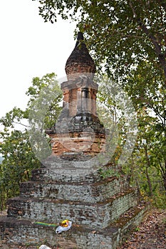 Distinctive Sukhothai lotus-bud shape chedi stupa, Wat Saphan Hin, Sukhothai Historical Park, Thailand