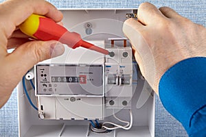 Distribution board with single phase energy meter