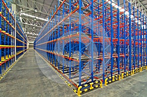Distribution center warehouse storage pallet racking system