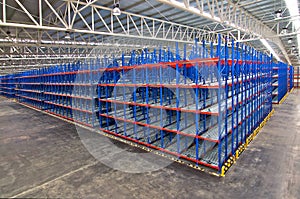 Distribution center warehouse storage shelving systems