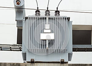 Distribution electrical transformer