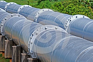 Distribution pipes