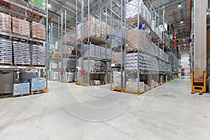 Distribution warehouse