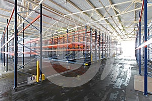 Distribution warehouse