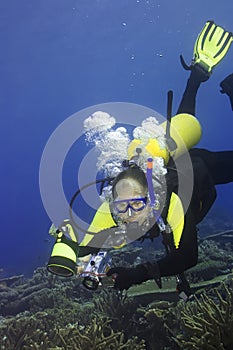 Diver with camera