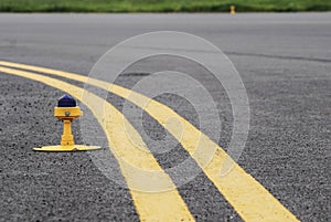 Diverging road lines