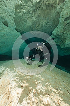 Divers underwater caves diving Florida Jackson Blue cave USA