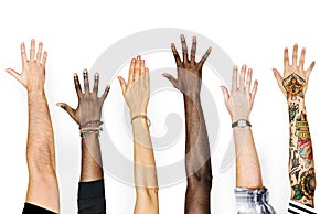 Rozmanitost ruky vyvýšený nahoru gesto 