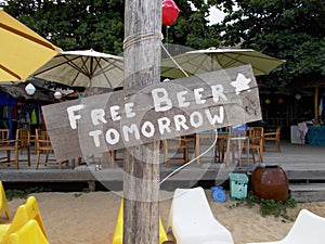 divertente cartello free beer tomorrow, Phu Quoc, Vietnam photo