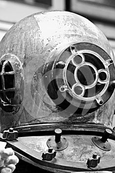 Diving helmet