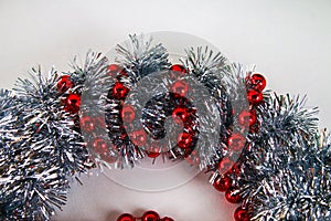 Diy Christmas wreath. Guide on the photo how to make a Christmas wreath with your own hands from a cardboard plate, tinsel, beads