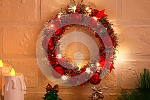 Diy Christmas wreath. Guide on the photo how to make a Christmas wreath with your own hands from a cardboard plate, tinsel, beads