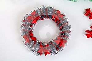 Diy Christmas wreath. Guide on the photo how to make a Christmas wreath with your own hands from a cardboard plate, tinsel, beads