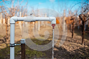 Diy outdoor tap from polypropylene pipes, water flows