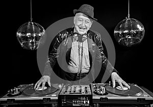 Dj grandpa