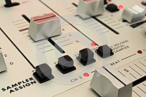 DJ Mixer - Digital Sampler