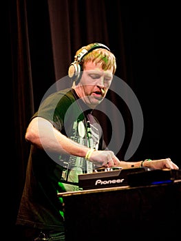 DJ Party Ben perform on stage at Zold Pardon