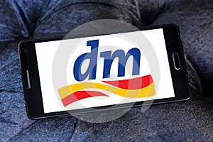 Dm-drogerie markt logo