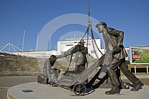 Dockers Statue