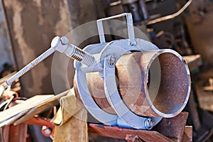 Docking using the centralizer and metal pipe