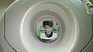 The Docter launches an MRI scannner CT