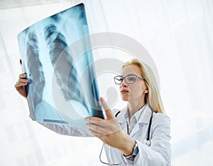 doctor hospita medica medicine health x-ray clinic professional healthcare radiology care diagnosis x ray