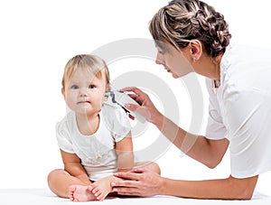 Doctor measuring temperature baby isolated