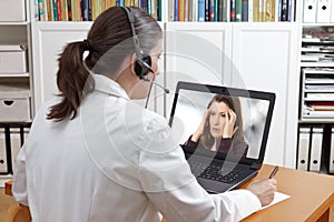 Doctor online call patient headache