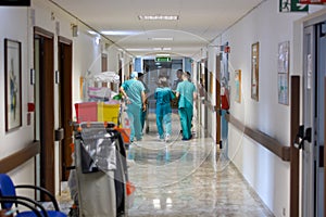 Doctors and nurses to consult in the corridors