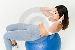Doing abdominal crunches for a strong core body