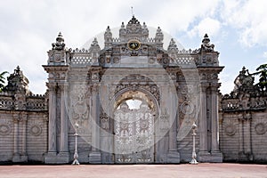 Dolmabahçe Palace\'s Grand Imperial Gate