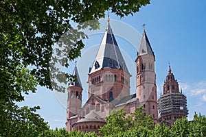 Dom in Mainz with a scaffold on the big tower