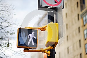 Don't walk New York traffic sign