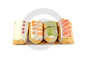 Donuts sort in the bamboo dish.