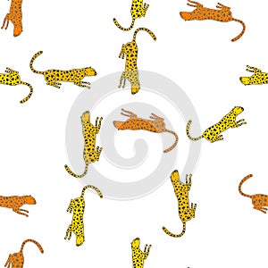 Doodle cheetah seamless pattern. Hand drawn cute leopard endless wallpaper. Wild animals background