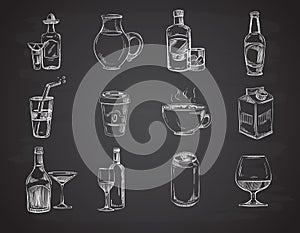 Doodle drinks, wine, beer, bottles. hand drawn beverages vector collection