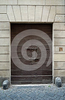 Door 10