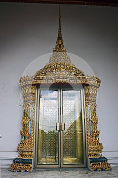 Door in a complex of temple Wat Pho