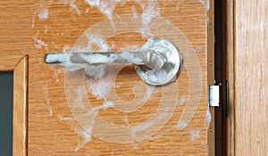 Door handle desinfection with soap foam